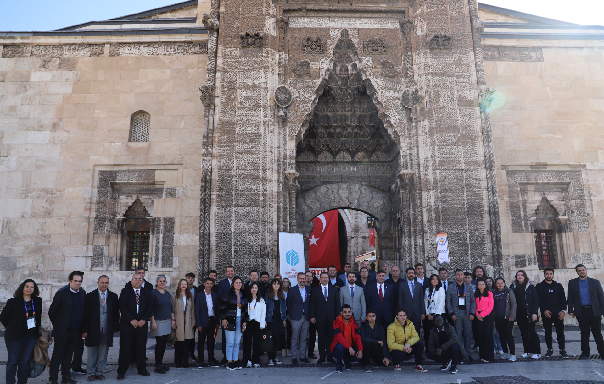 <b>Sivas Uluslararası Bilimsel Araştırmalar ve İnovasyon Kongresi'nin Açılışı Yapıldı</b>