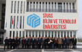 <b>SBTÜ Rektörü Prof. Dr. Mehmet Kul, Çiçeklerle Karşılandı</b>