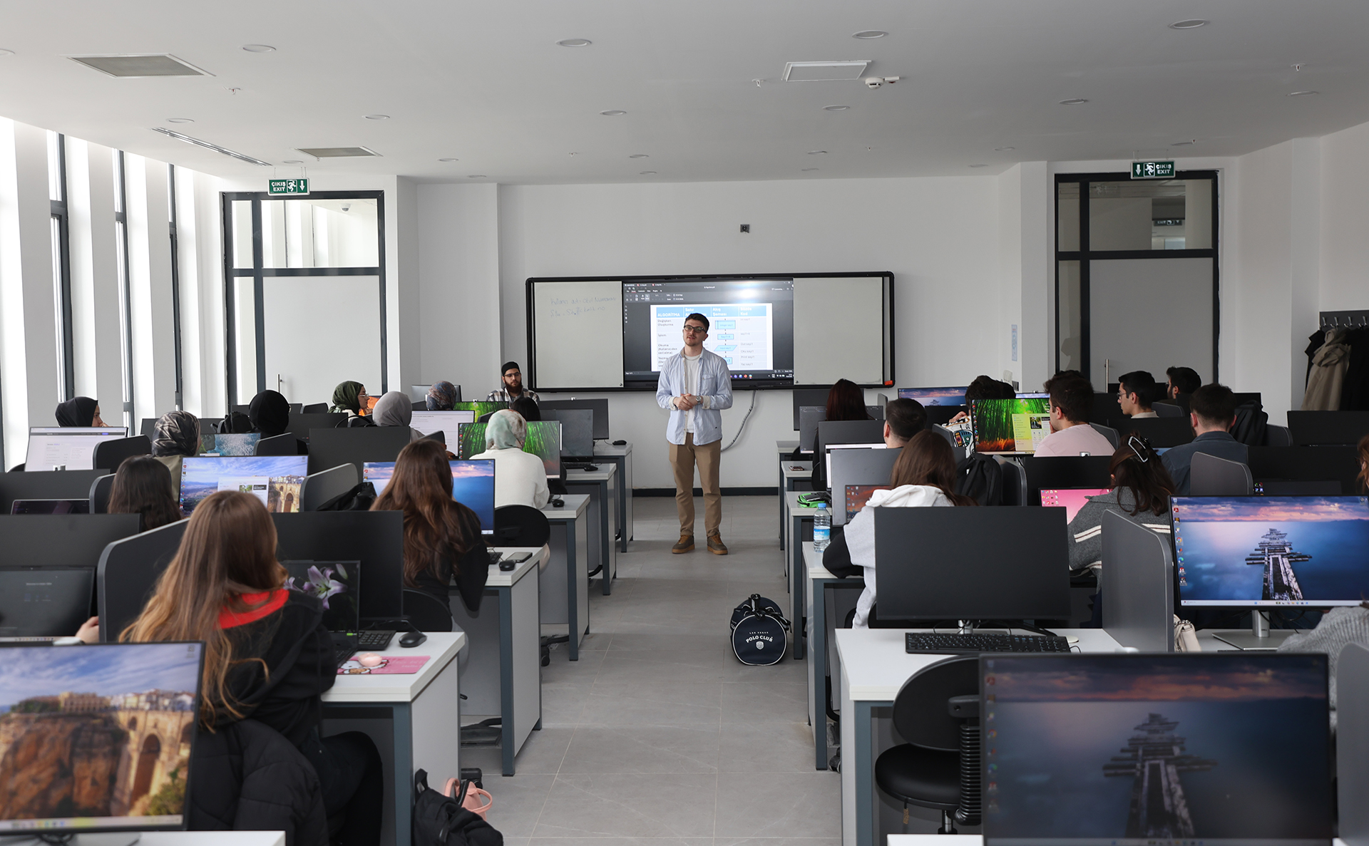 SBTÜ'de Algoritma ve Java Eğitimi Başladı