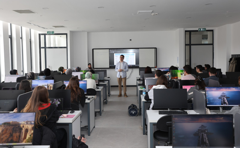 SBTÜ'de Algoritma ve Java Eğitimi Başladı