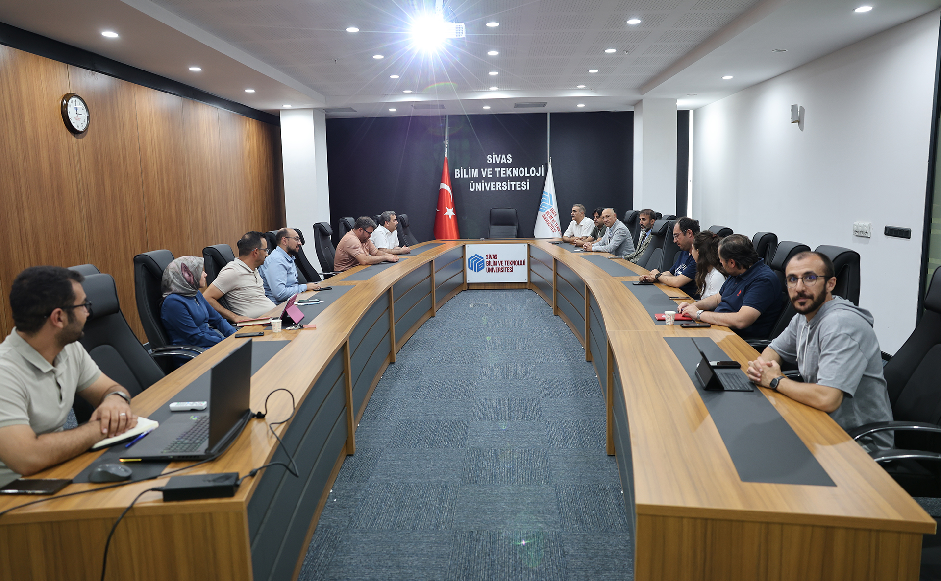 SBTÜ İle NET GLOBAL Arasında İş Birliği Toplantısı