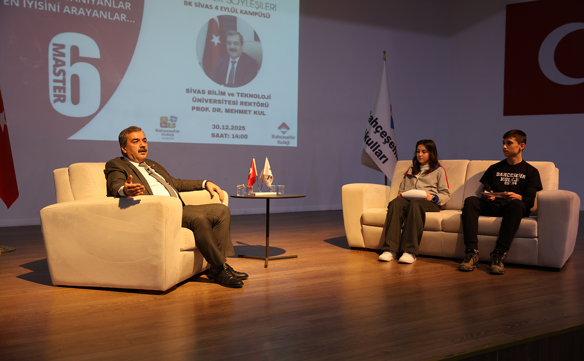 Rektörümüz Prof. Dr. Mehmet Kul, Master6 Programı Kariyer Söyleşilerinde Öğrencilerle Buluştu