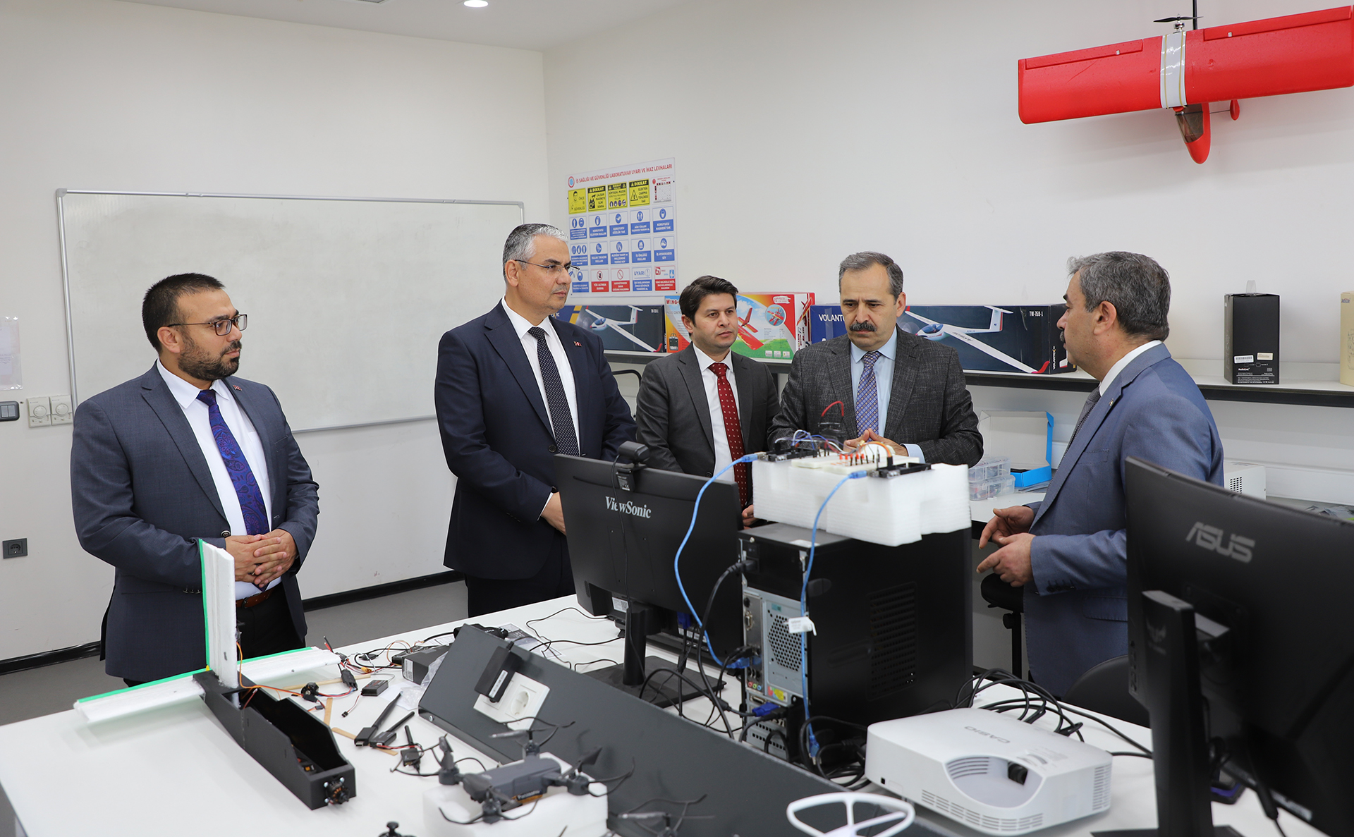 Sanayi ve Teknoloji İl Müdürü SBTÜ’yü Ziyaret Etti