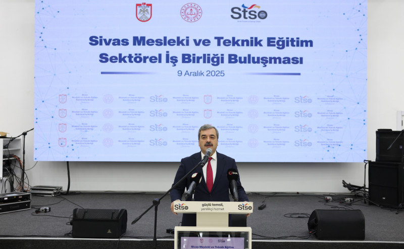 Rektörümüz Prof. Dr. Mehmet Kul Sivas Mesleki ve Teknik Eğitim Sektörel İş Birliği Buluşması’na Katıldı