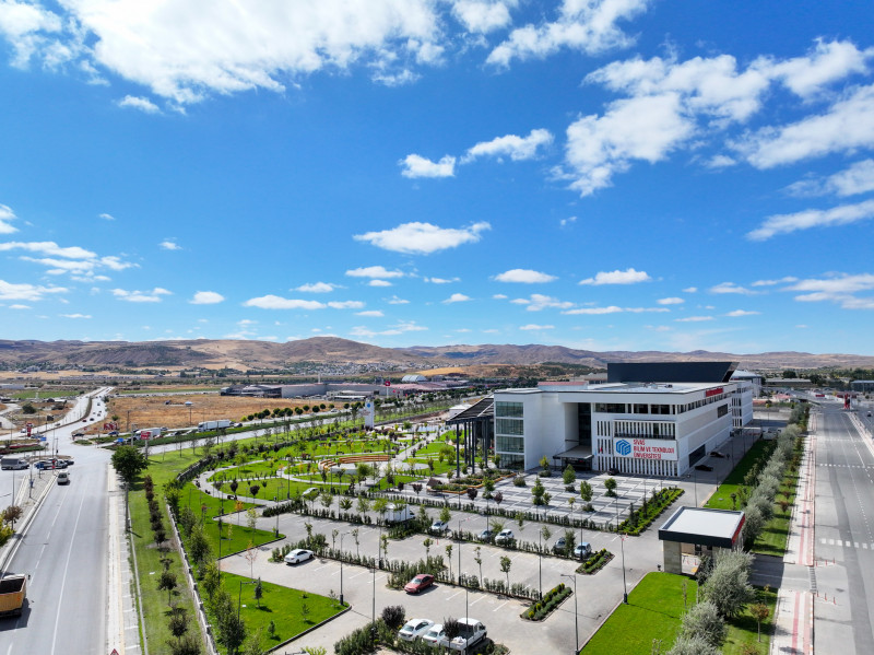 Sayıştay Raporu SBTÜ’nün Mali Yönetimindeki Şeffaflık ve İstikrarlı Başarısını Tescilledi